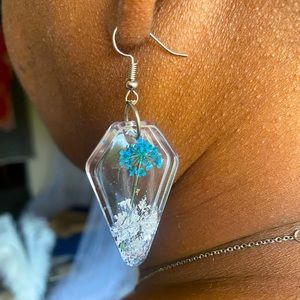 🚨SALE! Handmade Resin art dangle earrings.